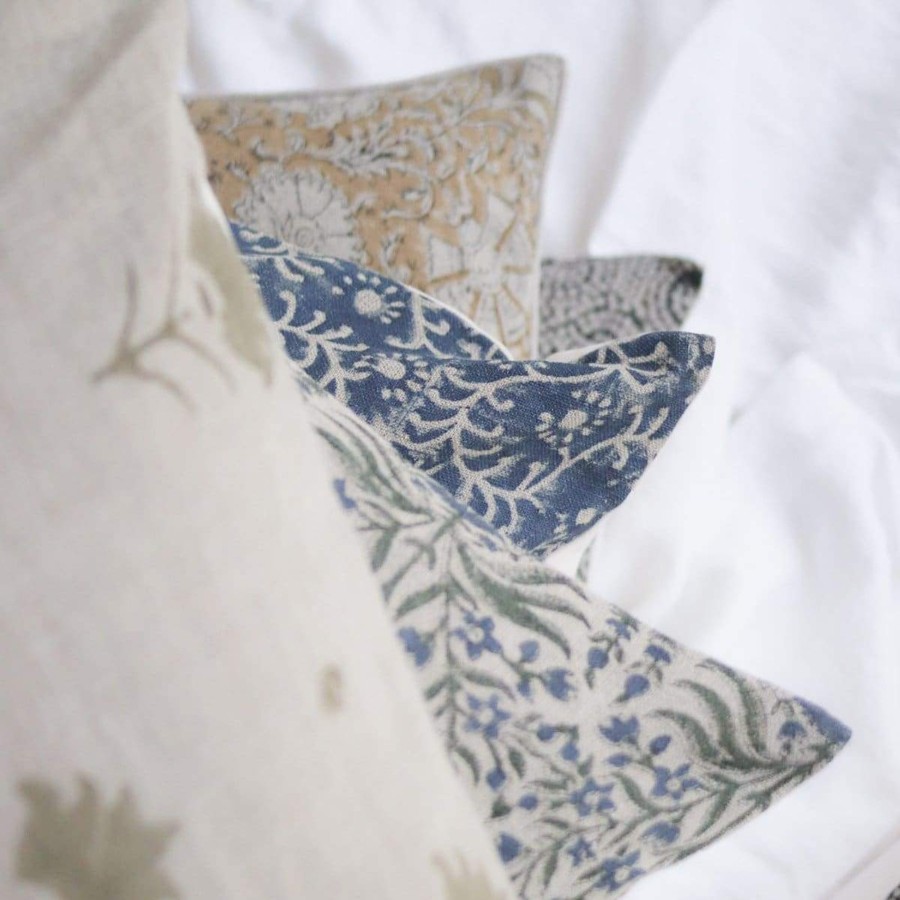 Textiles elsie green | Linen Block Printed Pillow Cover | Kochin