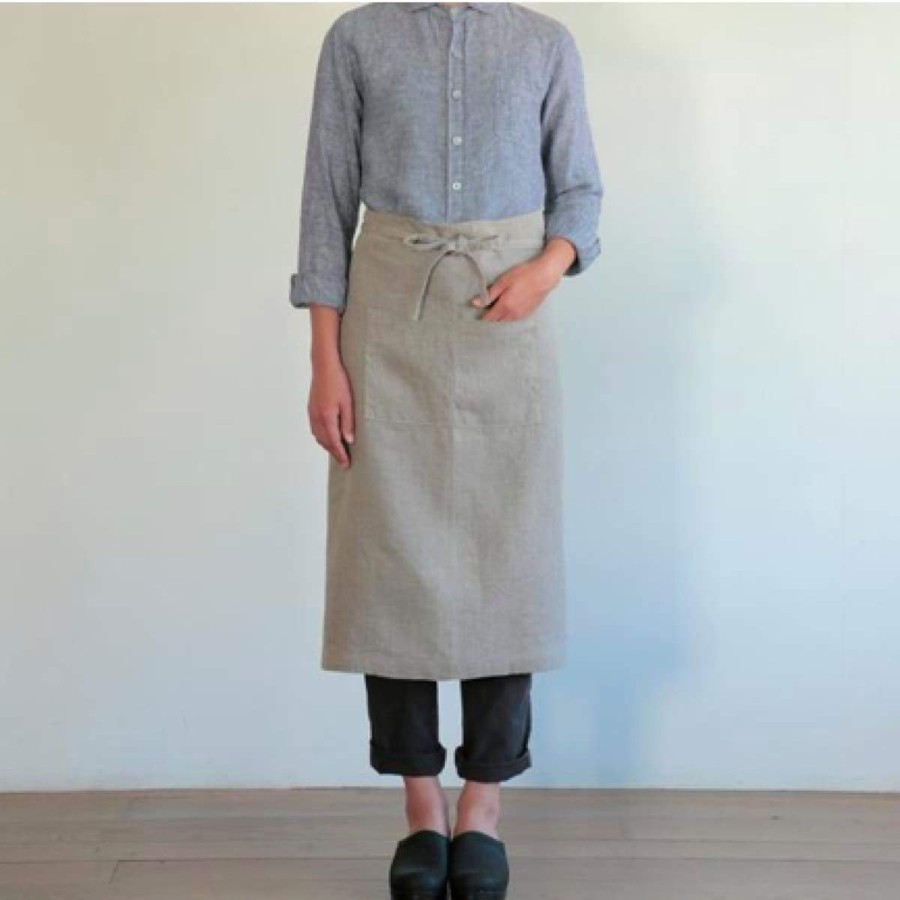 The French Kitchen elsie green | Linen Garcon Apron Black